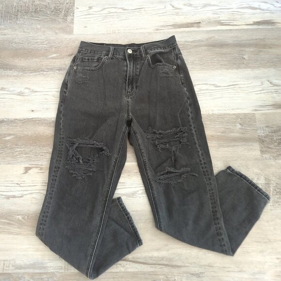 American Eagle Ripped Mom Jean - Picture 4 of 5